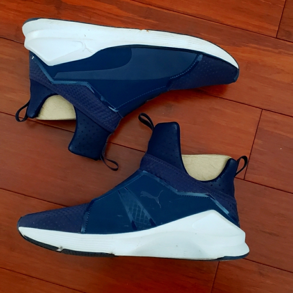 PUMA Sneakers